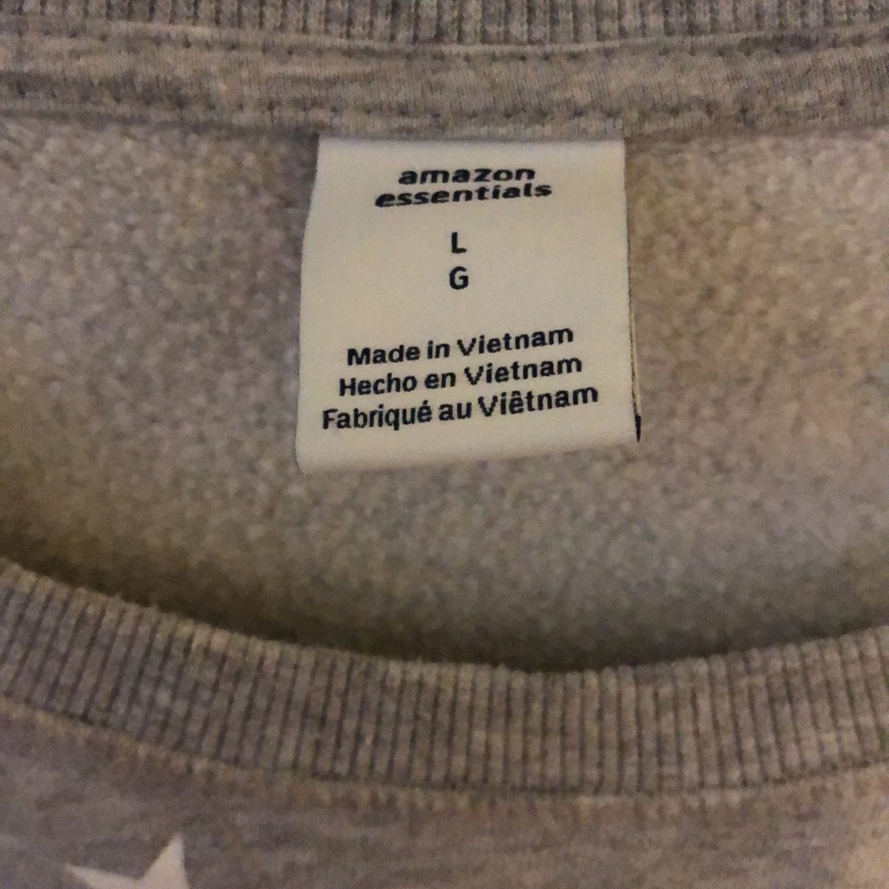 Amazon Essentials Gray Star Pullover Sweatshirt L… - image 4